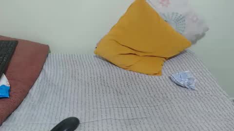 Snapshot of preshty chatting on 11/16/25, 04:51 preshty online show from 11/16/25, 04:51