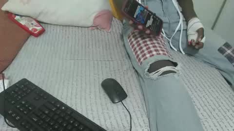 Snapshot of preshty chatting on 11/18/25, 09:14 preshty online show from 11/18/25, 09:14