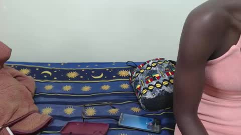 Snapshot of preshty chatting on 12/15/25, 08:29 preshty online show from 12/15/25, 08:29