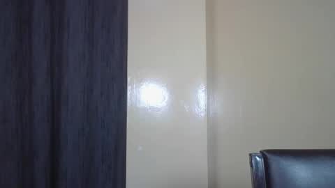 Snapshot of prettie_essy chatting on 12/13/25, 07:53 Essy online show from 12/13/25, 07:53