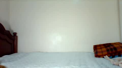 Snapshot of prettie_petitee chatting on 07/13/26, 11:35 prettie_petitee online show from 07/13/26, 11:35