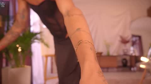 Nayrobi online show from 10/05/25, 03:10