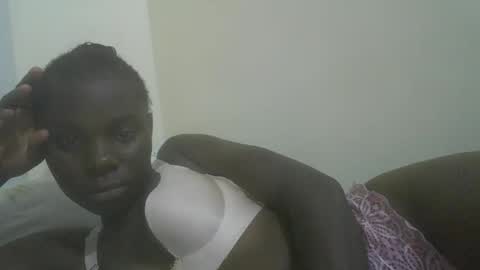 prettiest_doll online show from 12/15/25, 05:55