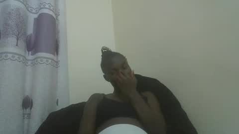 prettiest_doll online show from 12/18/25, 07:42