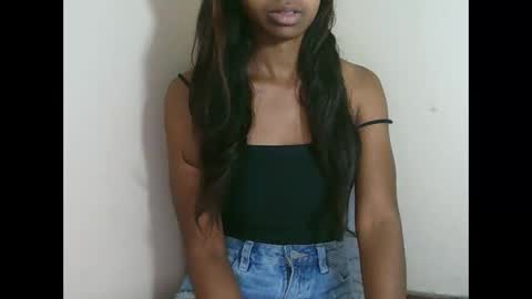 prettiethalia online show from 10/23/25, 07:45