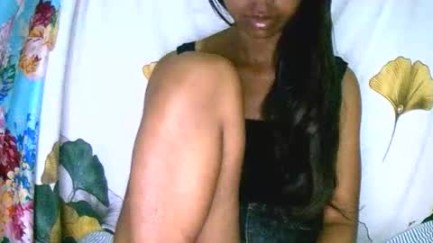 prettiethalia online show from 12/13/25, 08:04