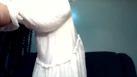 pretty253 online show from 10/15/25, 05:46