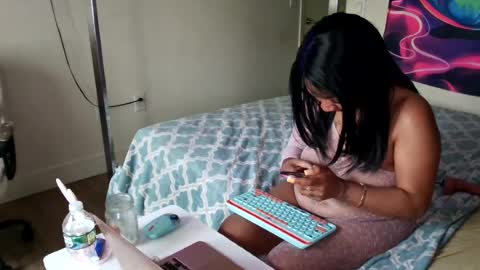 Snapshot of pretty69queen chatting on 07/15/26, 06:46 Yasmine pretty online show from 07/15/26, 06:46