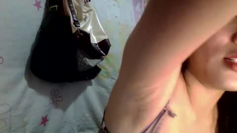 Snapshot of pretty_am chatting on 09/19/25, 12:17 pretty_am online show from 09/19/25, 12:17