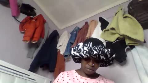 Snapshot of pretty_curvy99 chatting on 03/02/26, 07:32 pretty_curvy99 online show from 03/02/26, 07:32