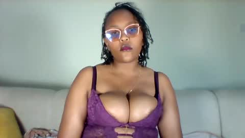 Snapshot of pretty_dee1 chatting on 07/28/26, 06:20 pretty_dee1 online show from 07/28/26, 06:20