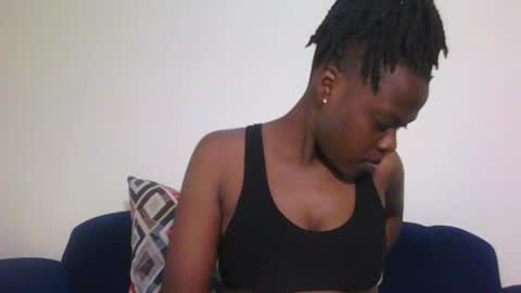 Snapshot of pretty_ebony23 chatting on 07/11/26, 03:53 chocolatebby90 online show from 07/11/26, 03:53