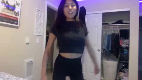 Snapshot of pretty_girl828687 chatting on 10/16/25, 09:49 pretty_girl828687 online show from 10/16/25, 09:49