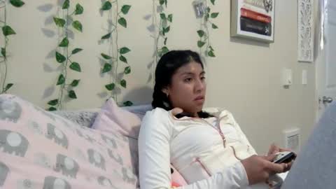 Snapshot of pretty_girl828687 chatting on 11/29/25, 09:18 pretty_girl828687 online show from 11/29/25, 09:18