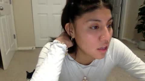 Snapshot of pretty_girl828687 chatting on 12/14/25, 12:16 pretty_girl828687 online show from 12/14/25, 12:16