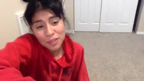 Snapshot of pretty_girl828687 chatting on 12/15/25, 05:01 pretty_girl828687 online show from 12/15/25, 05:01