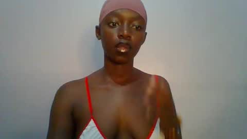 Snapshot of pretty_hearts chatting on 02/22/26, 04:02 Shillah online show from 02/22/26, 04:02