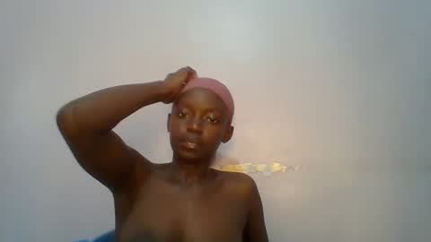 Snapshot of pretty_hearts chatting on 02/23/26, 06:22 Shillah online show from 02/23/26, 06:22