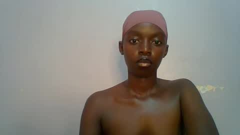 Snapshot of pretty_hearts chatting on 02/26/26, 05:06 Shillah online show from 02/26/26, 05:06