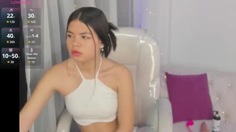 pretty online show from 09/18/25, 12:29