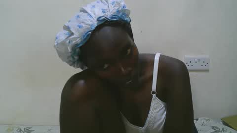 pretty_leila1 online show from 02/11/26, 11:15