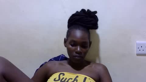 pretty_leila1 online show from 03/25/26, 12:05