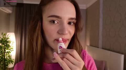 Snapshot of pretty_linaa chatting on 11/09/25, 02:26 Anna online show from 11/09/25, 02:26