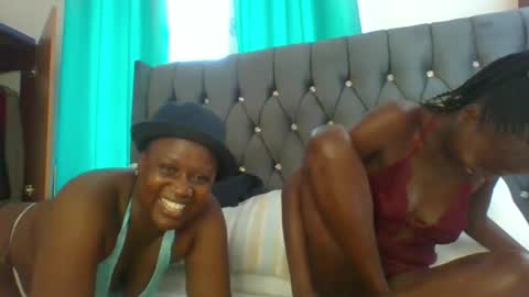 Snapshot of pretty_mela chatting on 03/04/25, 12:22 pretty_mela online show from 03/04/25, 12:22