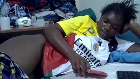 pretty_melan online show from 05/30/26, 04:09