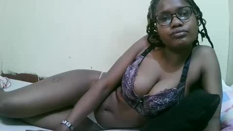 Snapshot of pretty_mellan chatting on 02/17/25, 11:13 pretty_mellan online show from 02/17/25, 11:13
