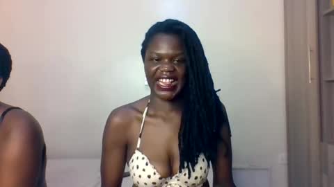 Snapshot of pretty_naya chatting on 10/06/25, 03:59 naya online show from 10/06/25, 03:59