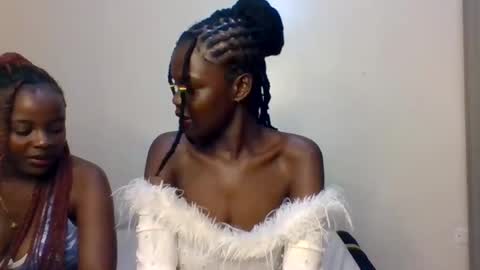 Snapshot of pretty_naya chatting on 11/13/25, 06:51 naya online show from 11/13/25, 06:51