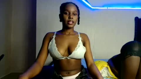 Snapshot of pretty_nyra chatting on 07/05/26, 04:19 Nyra online show from 07/05/26, 04:19