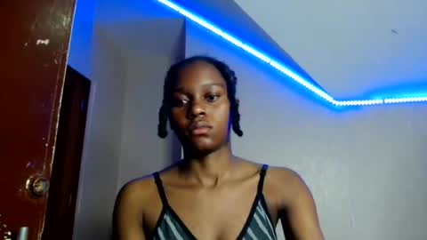 Snapshot of pretty_nyra chatting on 07/13/26, 08:00 Nyra online show from 07/13/26, 08:00