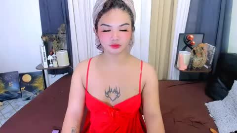 Snapshot of pretty_percy chatting on 05/19/26, 10:43 hi im percy online show from 05/19/26, 10:43