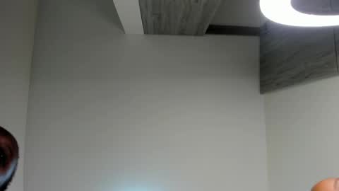 Snapshot of pretty_peshy chatting on 04/19/26, 07:05 pretty_peshy online show from 04/19/26, 07:05
