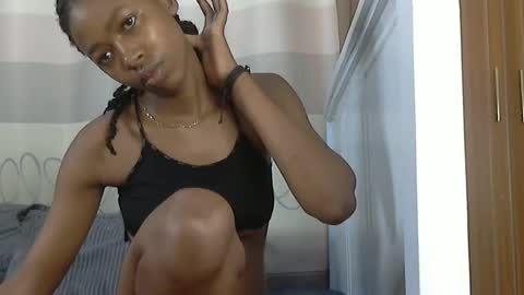 pretty_petite24 online show from 12/03/24, 06:04