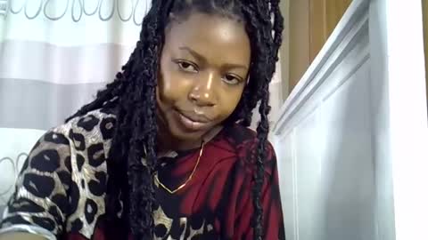 pretty_petite24 online show from 01/28/25, 11:17