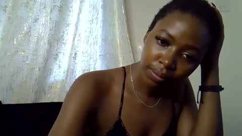 pretty_petite24 online show from 05/15/26, 09:49