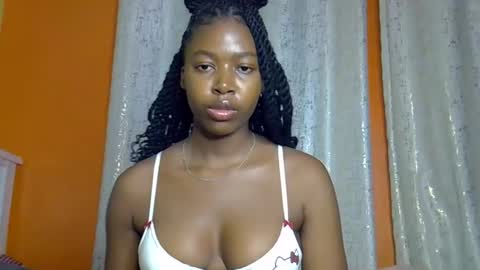 pretty_petite24 online show from 05/26/26, 06:48