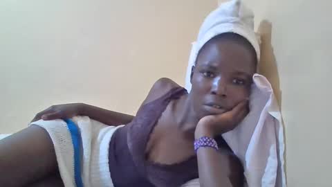 pretty_petite_ebony online show from 03/01/25, 06:00