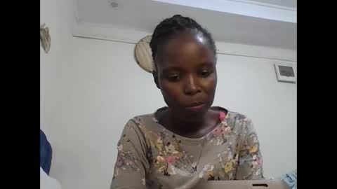 pretty_petite_ebony online show from 01/17/26, 03:00