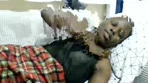 Snapshot of pretty_petite_ebony chatting on 06/13/26, 01:03 pretty_petite_ebony online show from 06/13/26, 01:03
