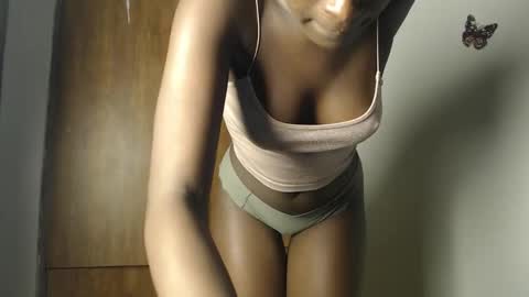 pretty_petitebody online show from 09/10/25, 08:20