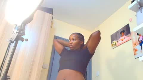 Snapshot of pretty_pussy2 chatting on 07/07/26, 06:58 Essy online show from 07/07/26, 06:58