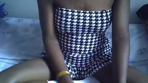 Snapshot of pretty_queen18 chatting on 10/06/25, 09:07 NASH online show from 10/06/25, 09:07