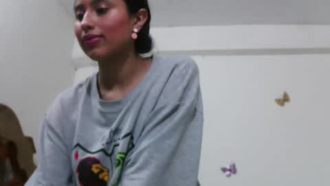 Snapshot of pretty_rose_ chatting on 03/11/26, 06:30 Rose online show from 03/11/26, 06:30