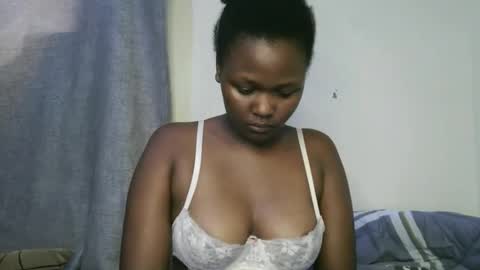 pretty_shanz online show from 10/16/25, 10:38