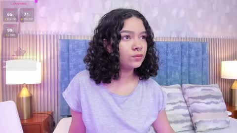 Snapshot of pretty_sunlight_ chatting on 11/22/25, 01:37 Daisy Flower online show from 11/22/25, 01:37