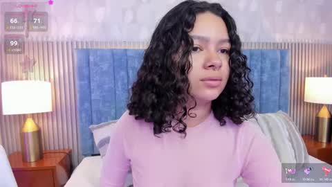 Snapshot of pretty_sunlight_ chatting on 11/23/25, 01:38 Daisy Flower online show from 11/23/25, 01:38